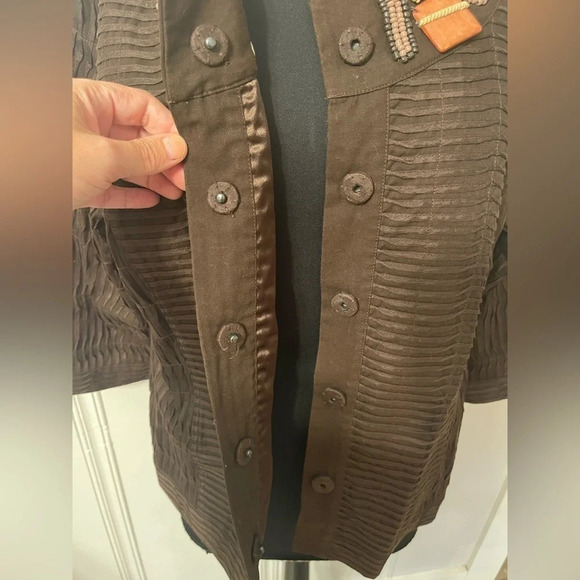 CHICO’S Textured Ribbon Stitch Chocolate Brown Beaded Jacket Size 2 / Medium‎ - Picture 4 of 9
